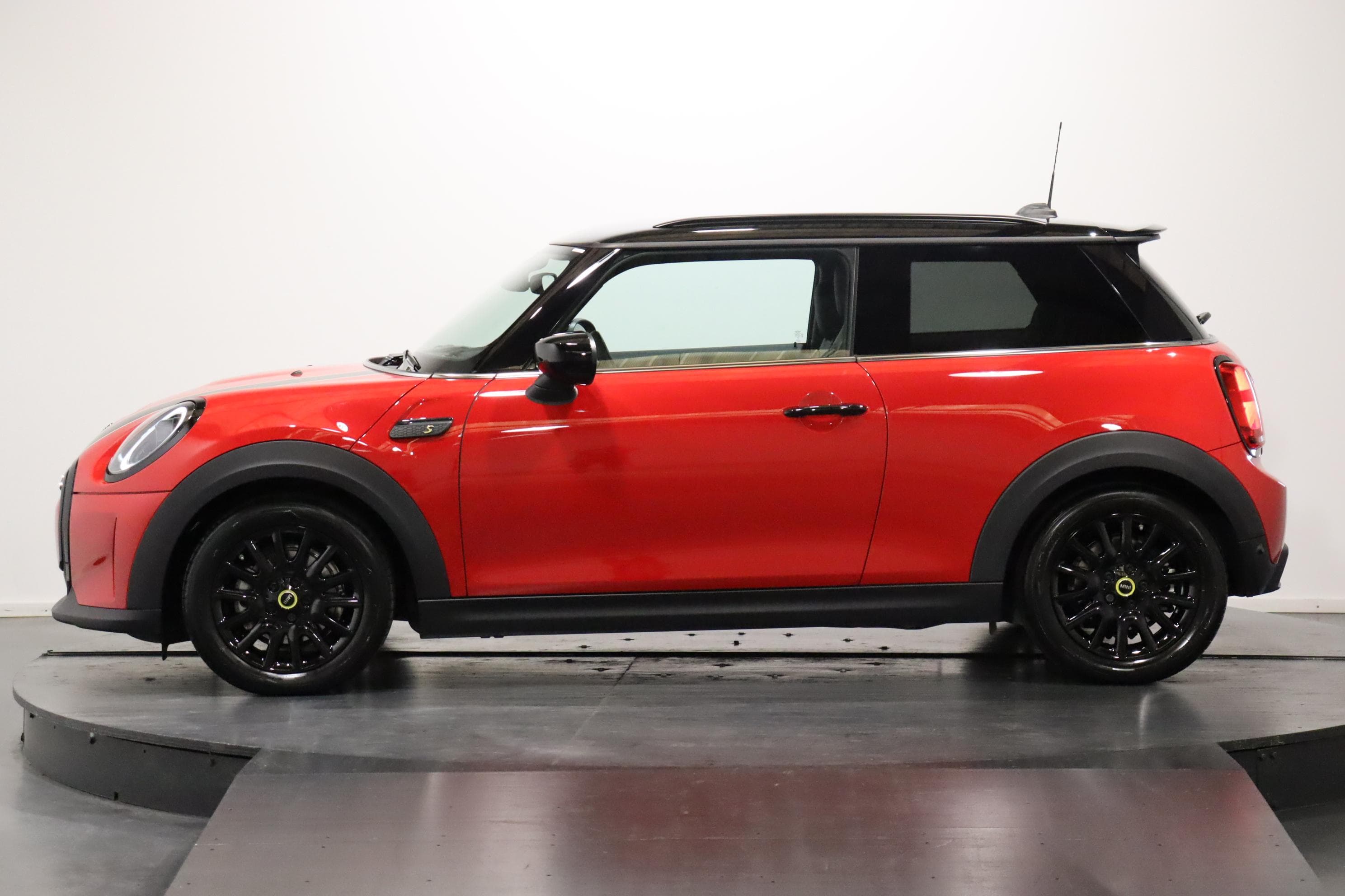 Mini F56 Cooper SE - Vorschau 4