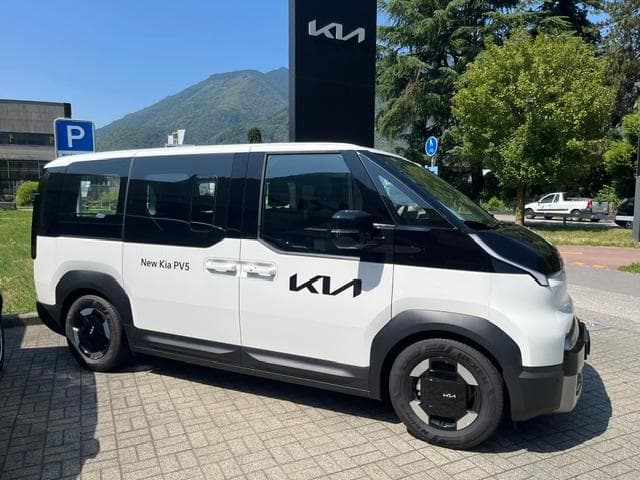 Kia PV5 Passenger 71.2 kWh Plus - Bild 1