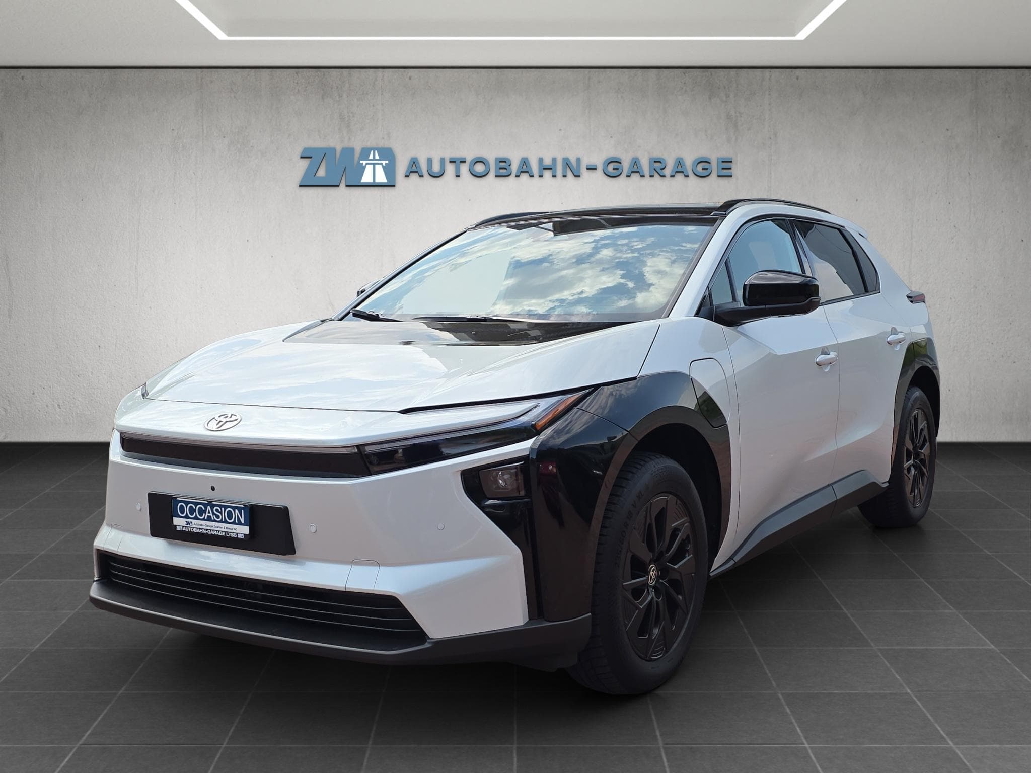 Toyota bZ4X Premium AWD - Bild 1