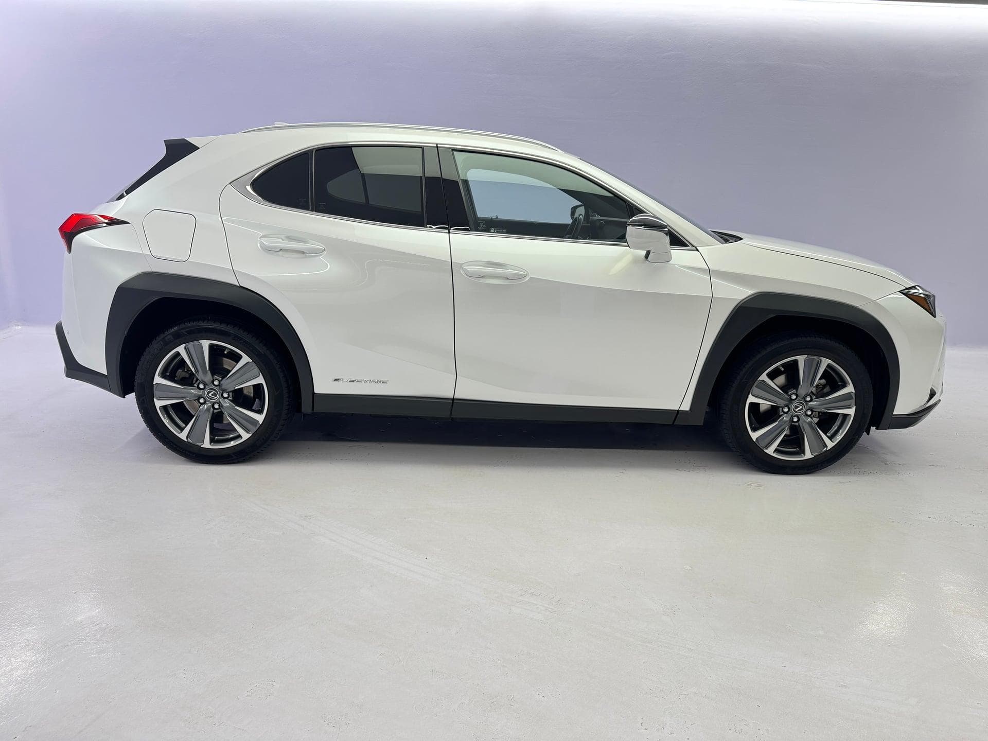 Lexus UX 300e Excellence - Vorschau 3