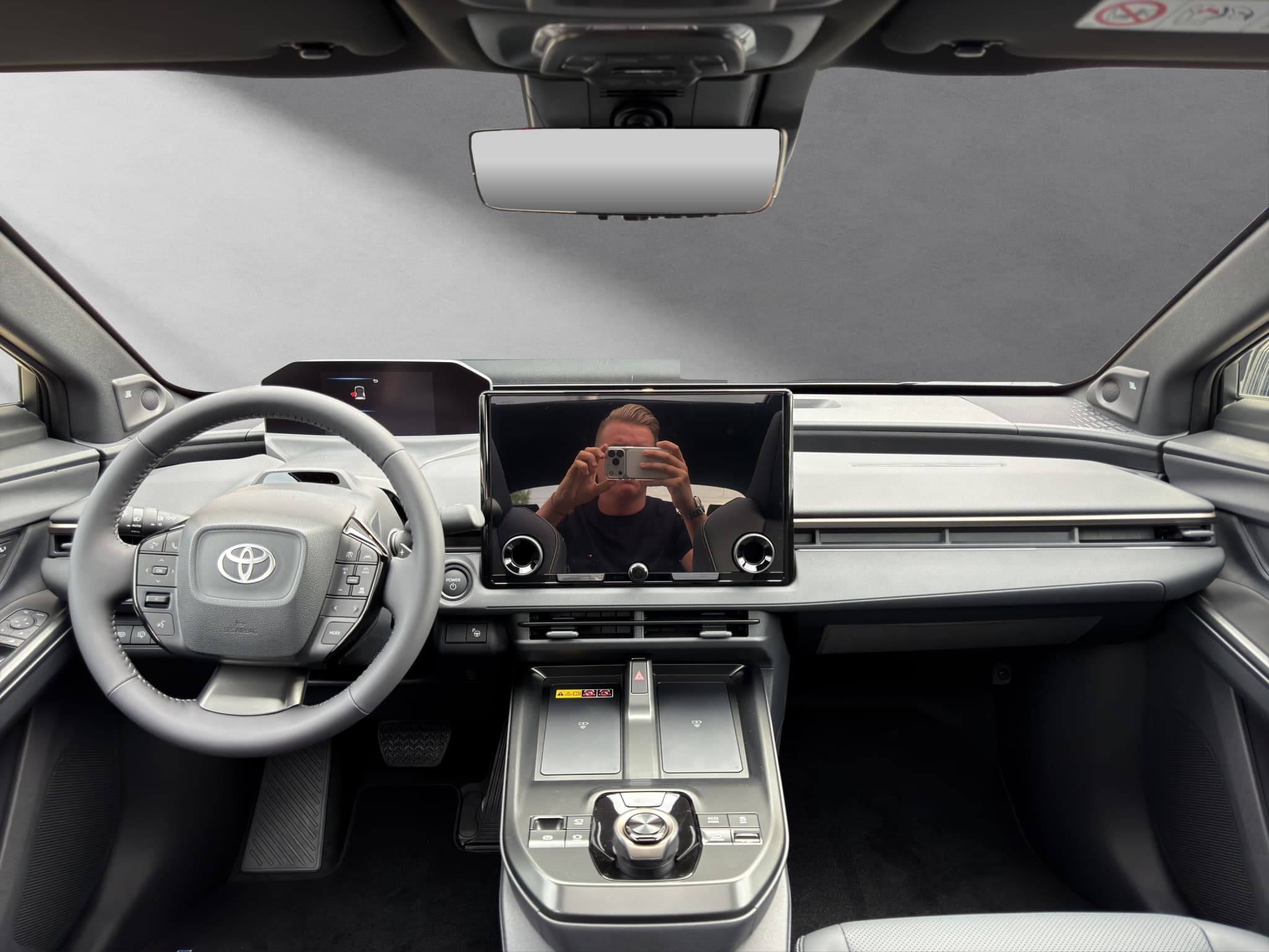 Toyota bZ4X Premium AWD - Vorschau 4