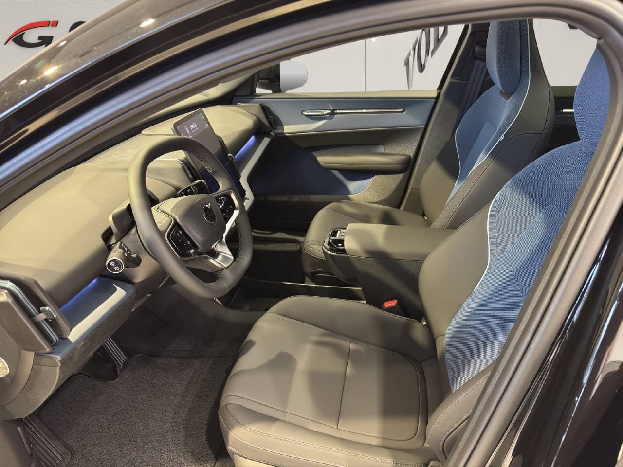 Volvo EX30 CC E60 Twin Performance AWD - Vorschau 5