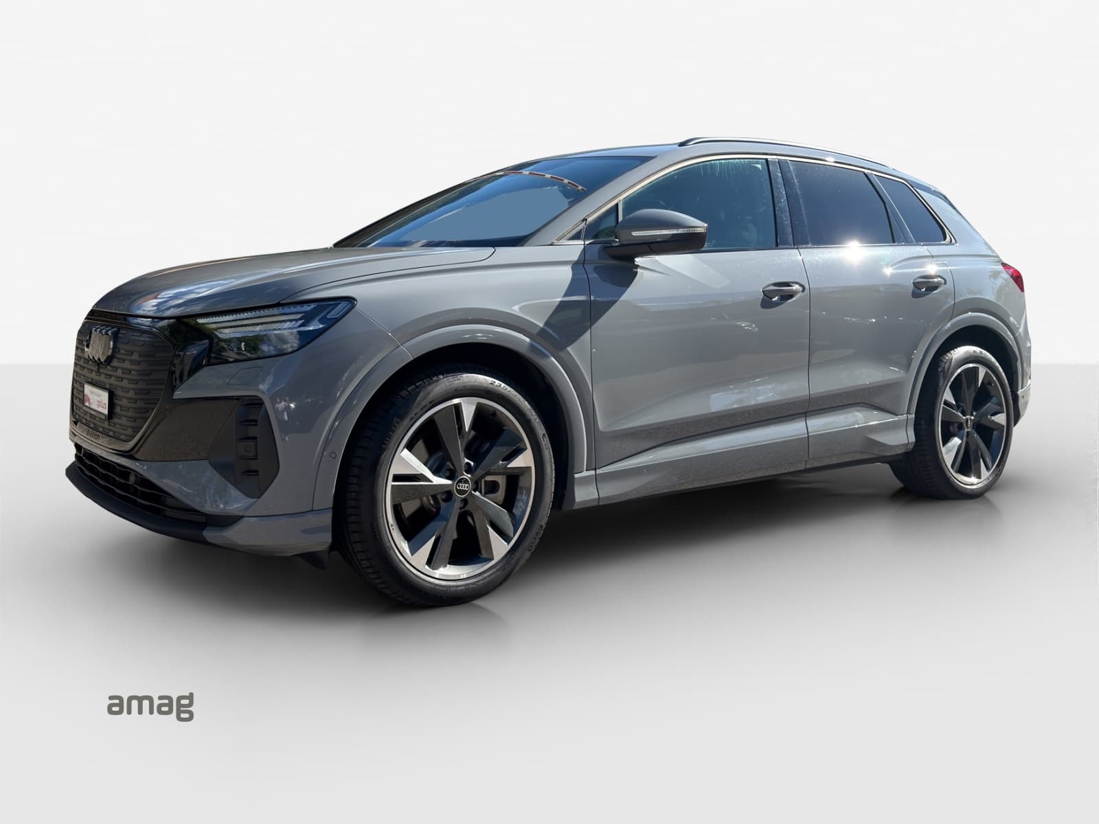 Q4 45 e-tron Attraction