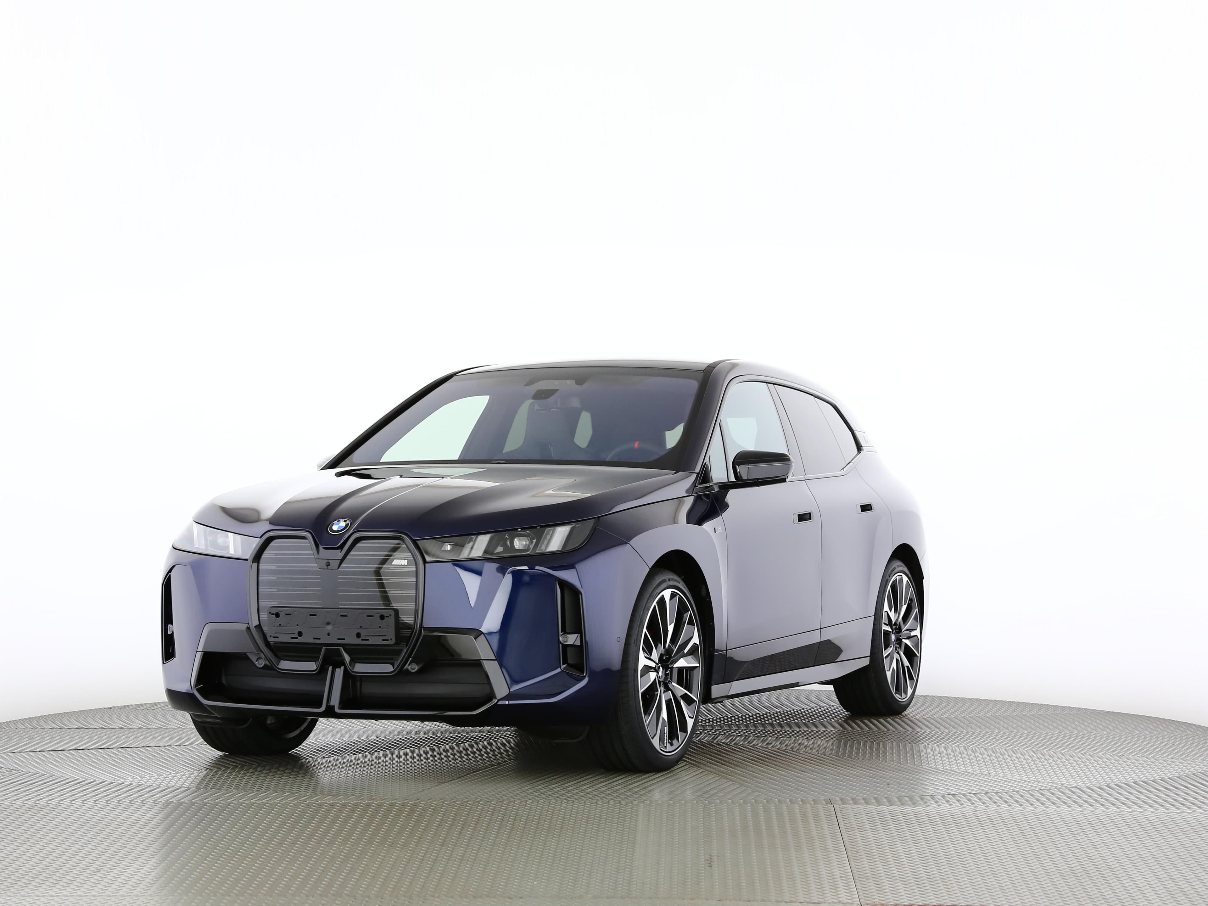 BMW iX M70